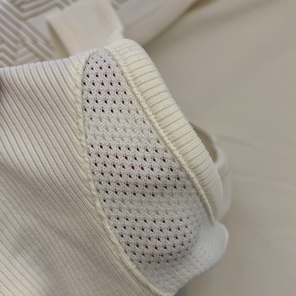 Under armour top - Picture 7 of 8